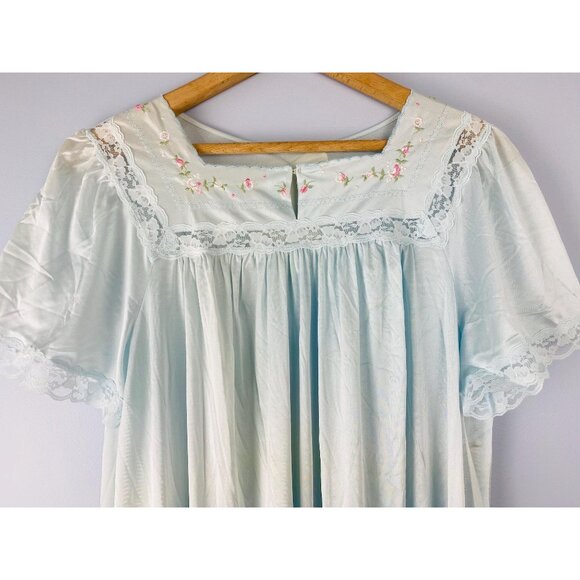 Vintage NWT Shadowline Nightgown with Embroidered Detail, Size Small, Light Blue - Picture 5 of 9